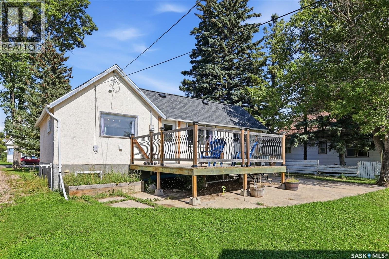 210 2nd Avenue E Property Photo 35