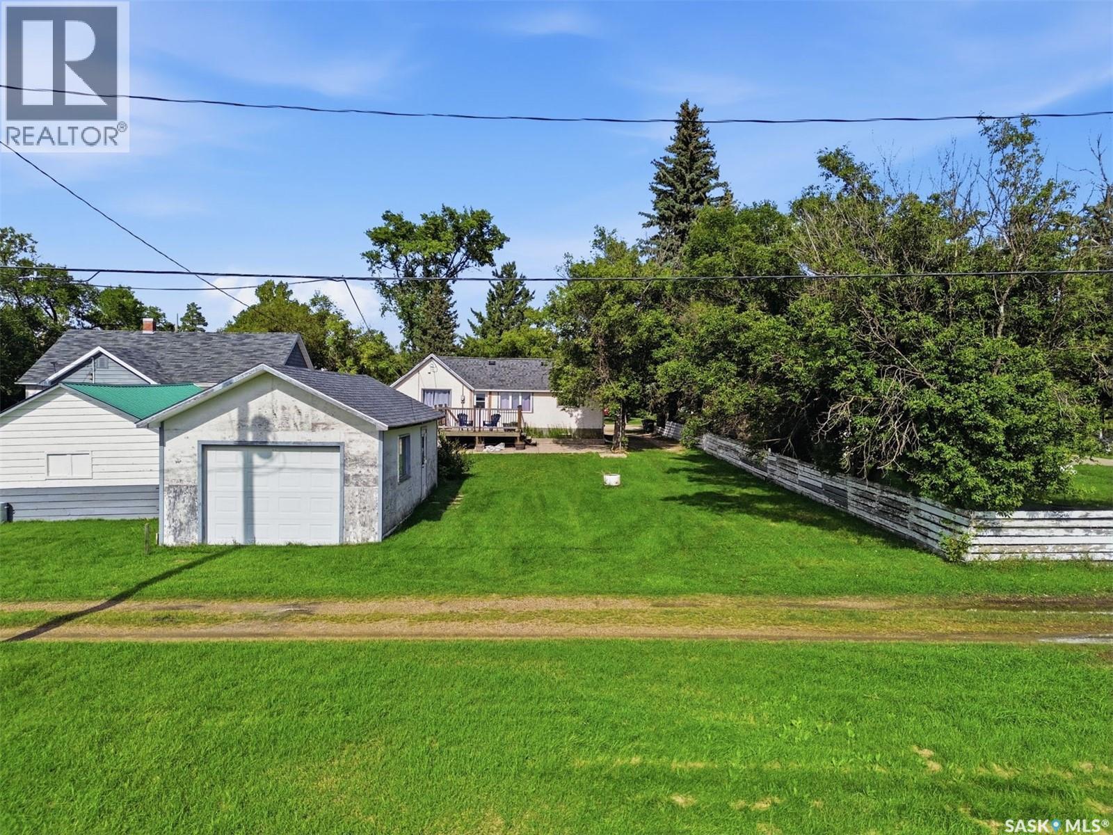 210 2nd Avenue E Property Photo 44