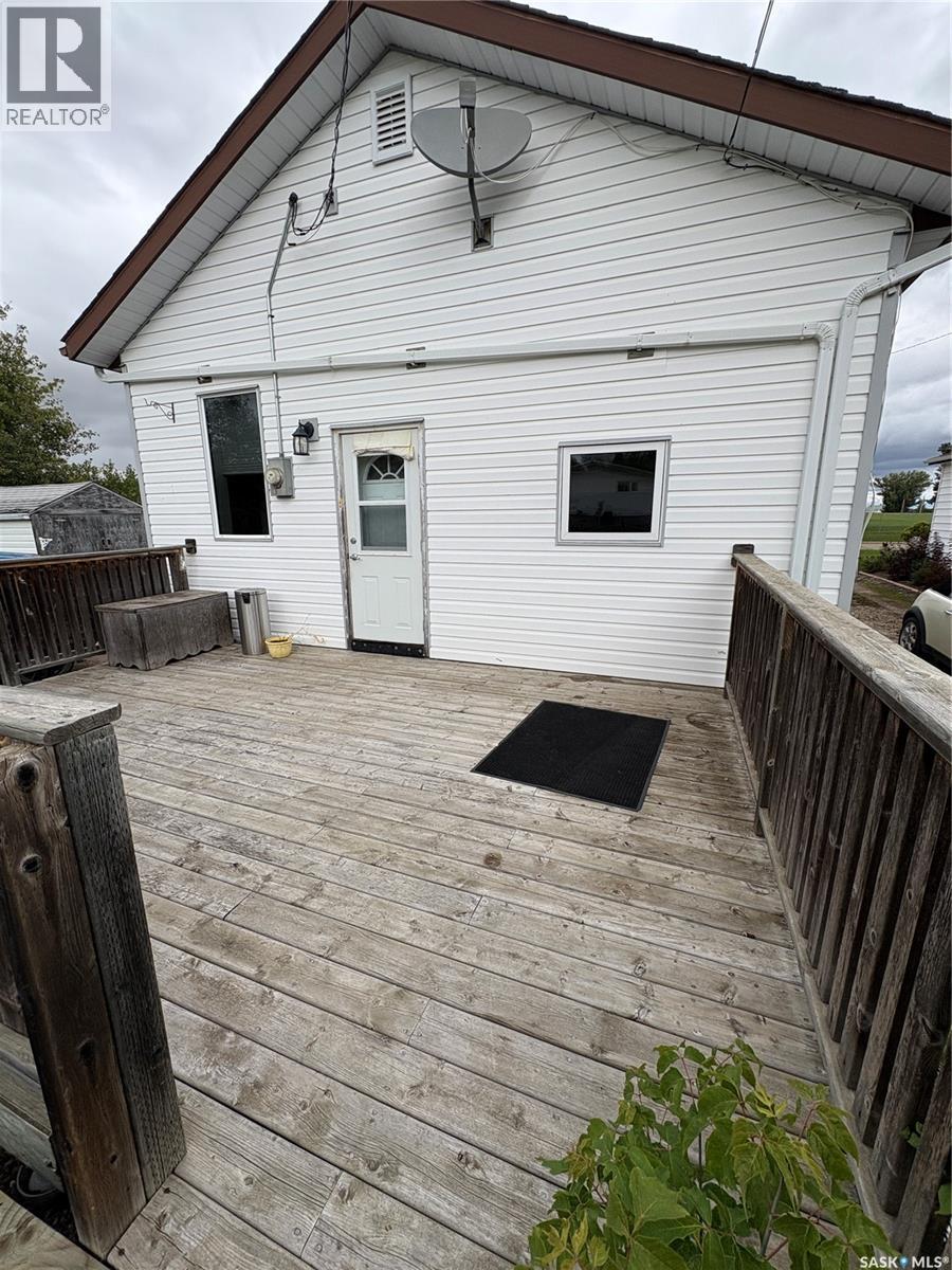 111 4th Avenue W Property Photo 1