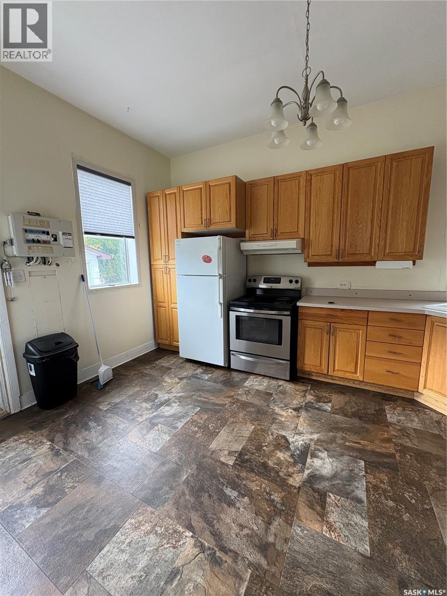 111 4th Avenue W Property Photo 7