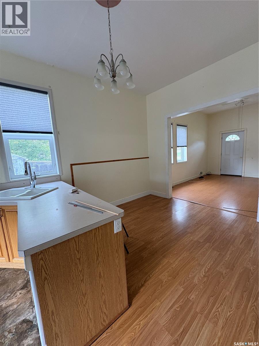 111 4th Avenue W Property Photo 10