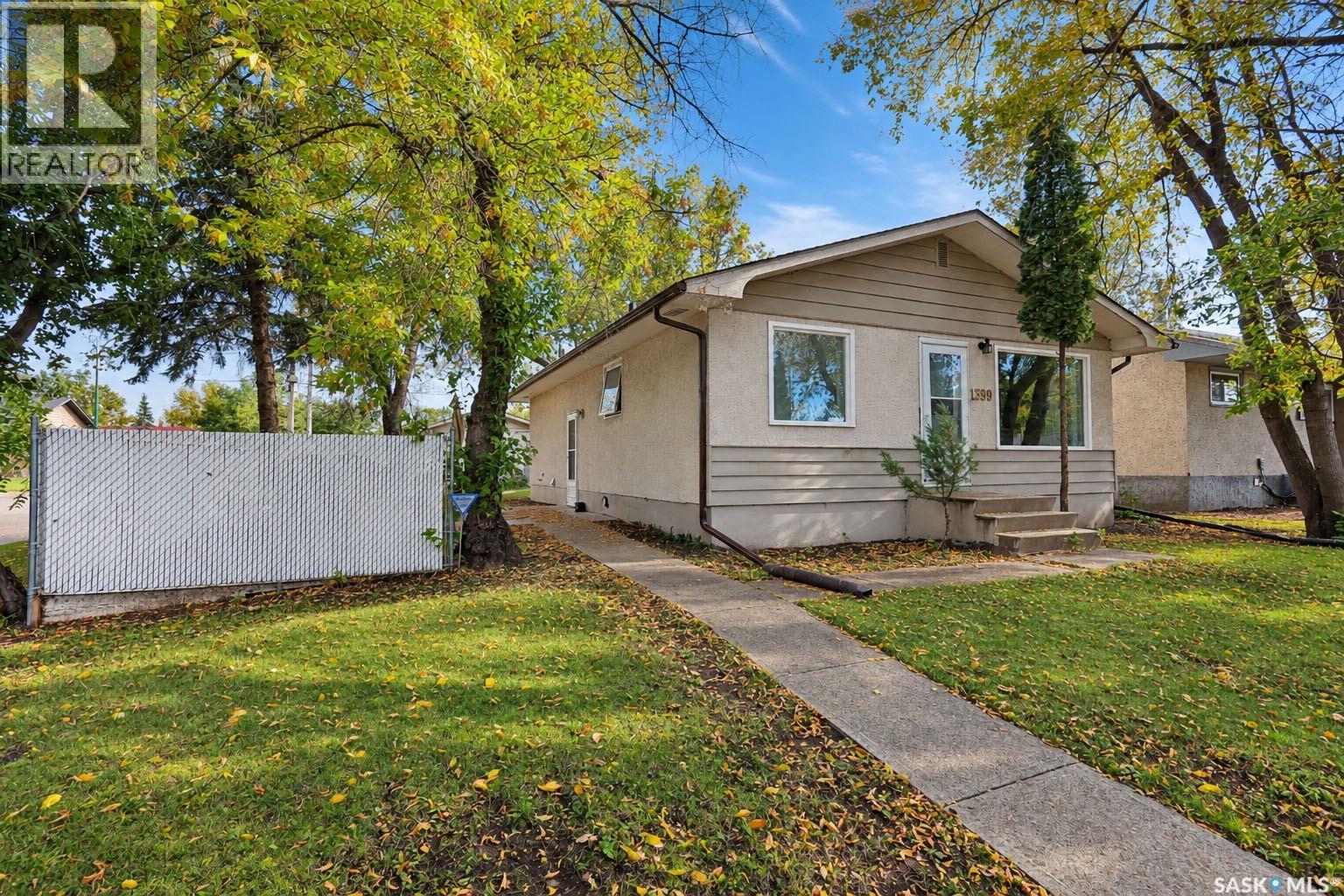 1399 6th Street E Property Photo 2