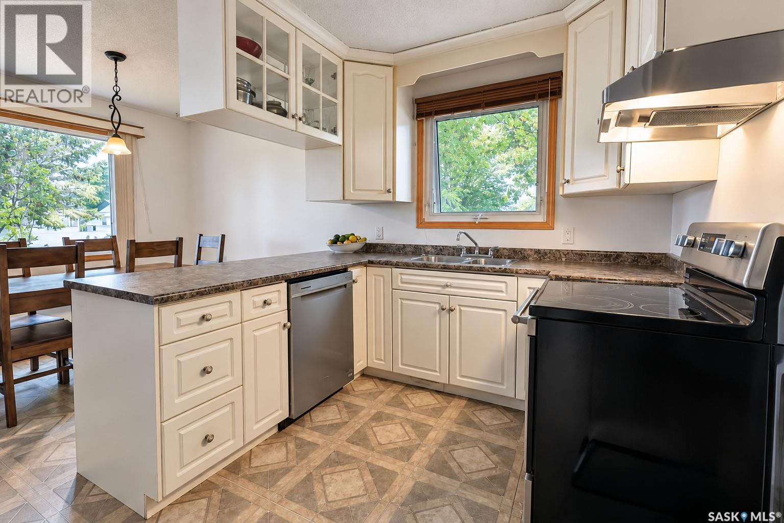1399 6th Street E Property Photo 4