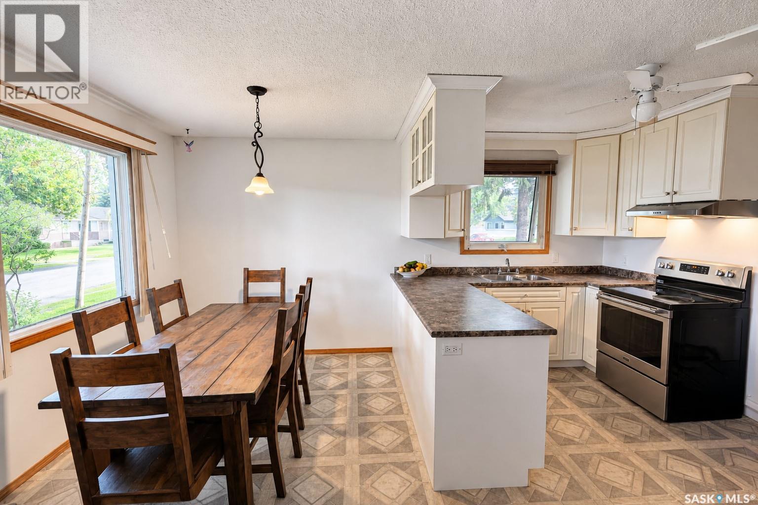1399 6th Street E Property Photo 8