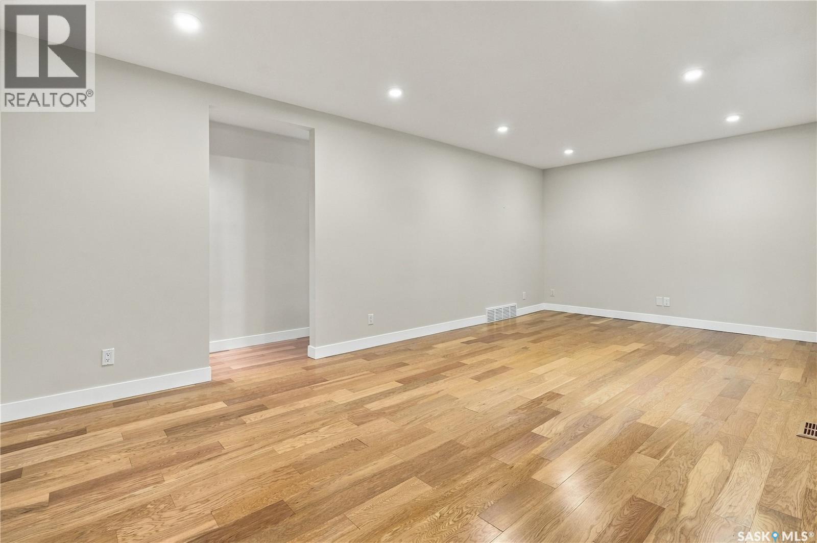 3231 Robinson Street Property Photo 5