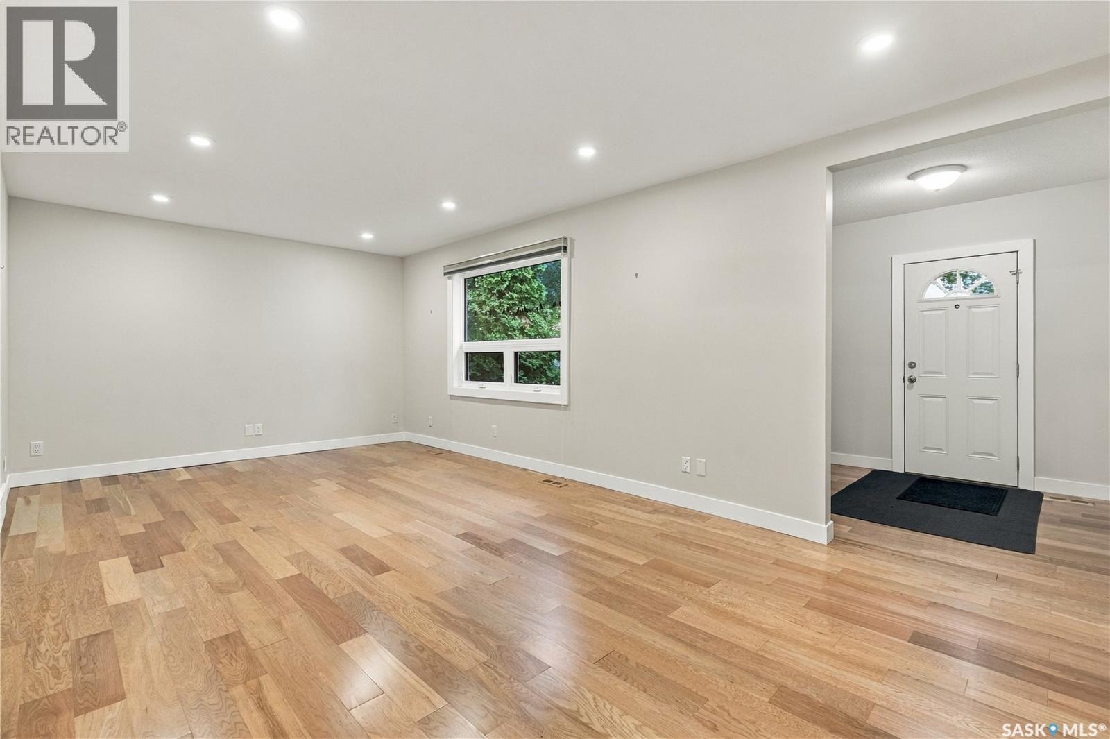 3231 Robinson Street Property Photo 6
