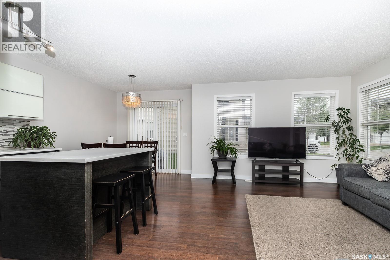 211 410 Ledingham Way Property Photo 5