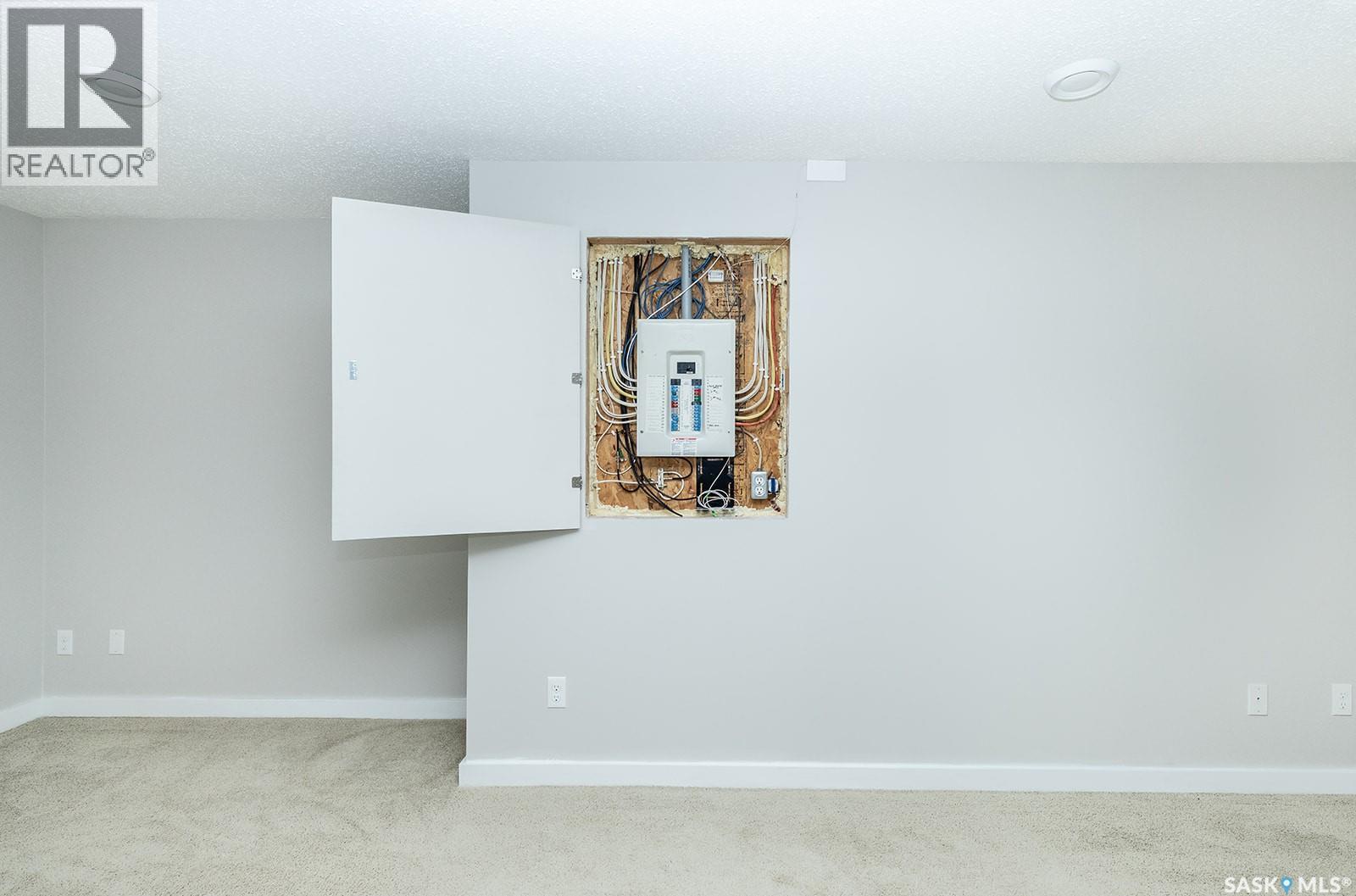211 410 Ledingham Way Property Photo 23