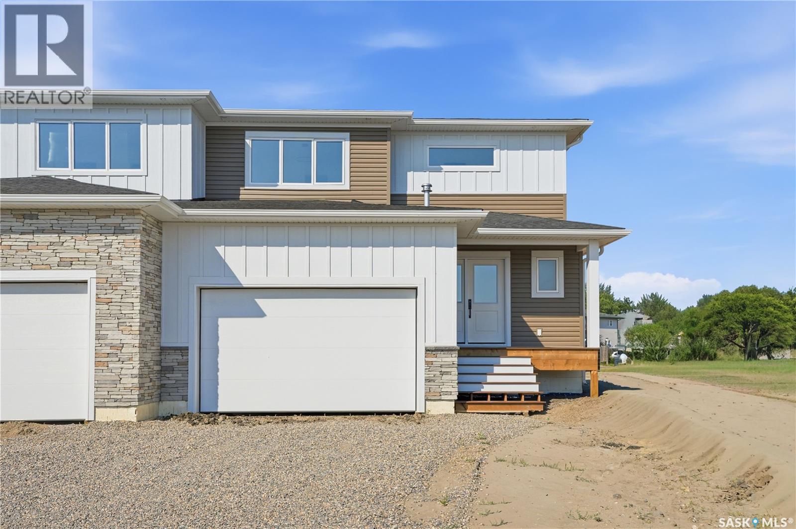 224 Froese CRESCENT Property Photo 1