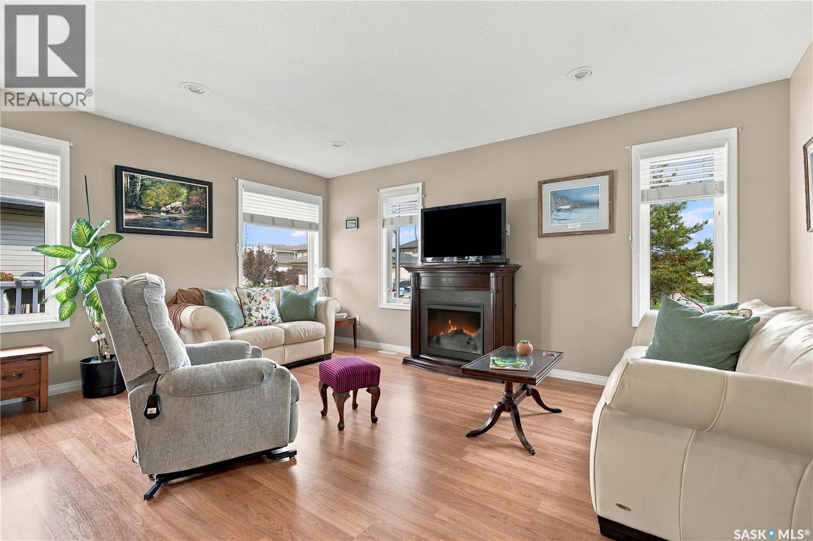 23 547 East Hampton Boulevard Property Photo 7