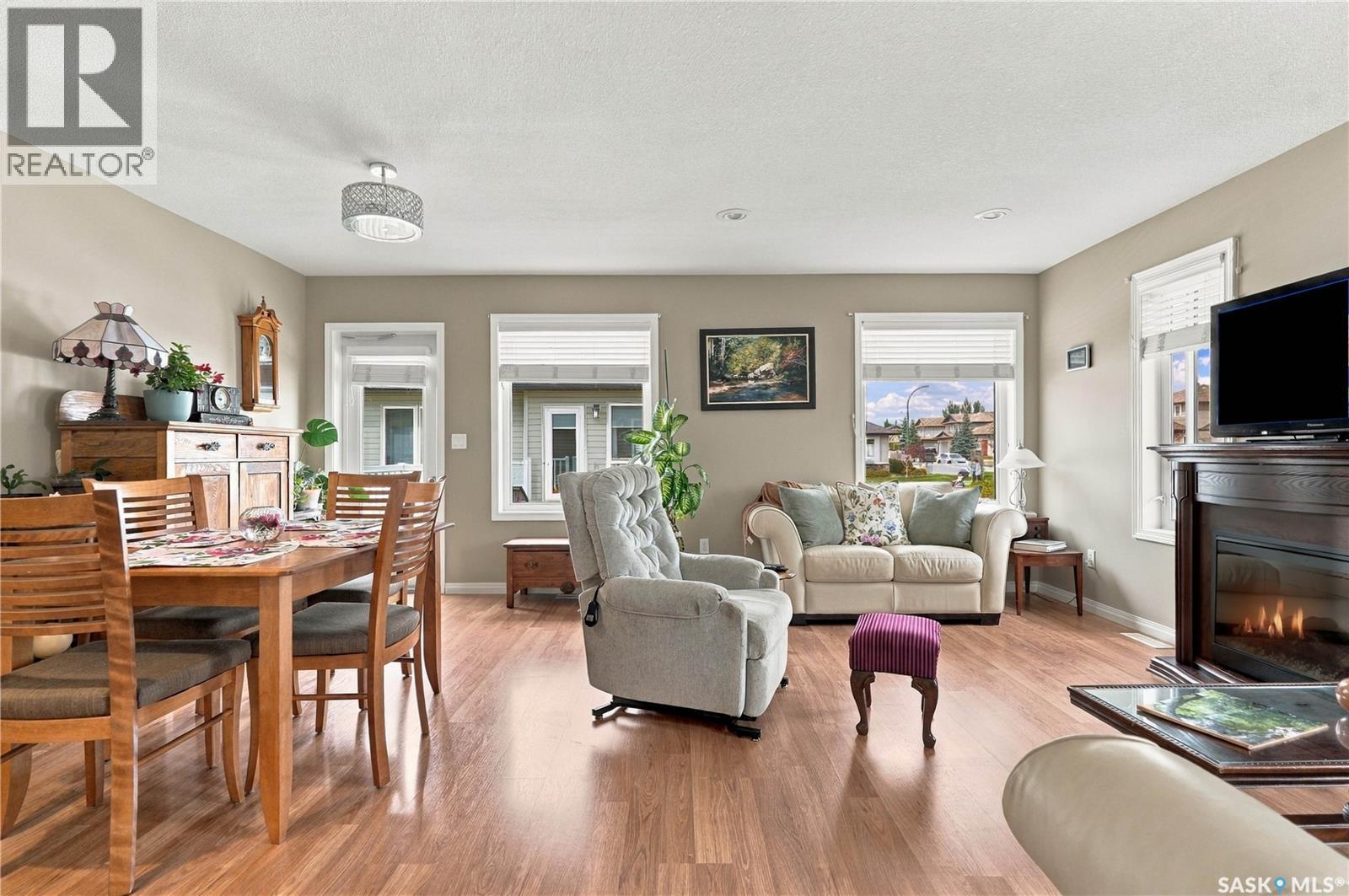 23 547 East Hampton Boulevard Property Photo 8