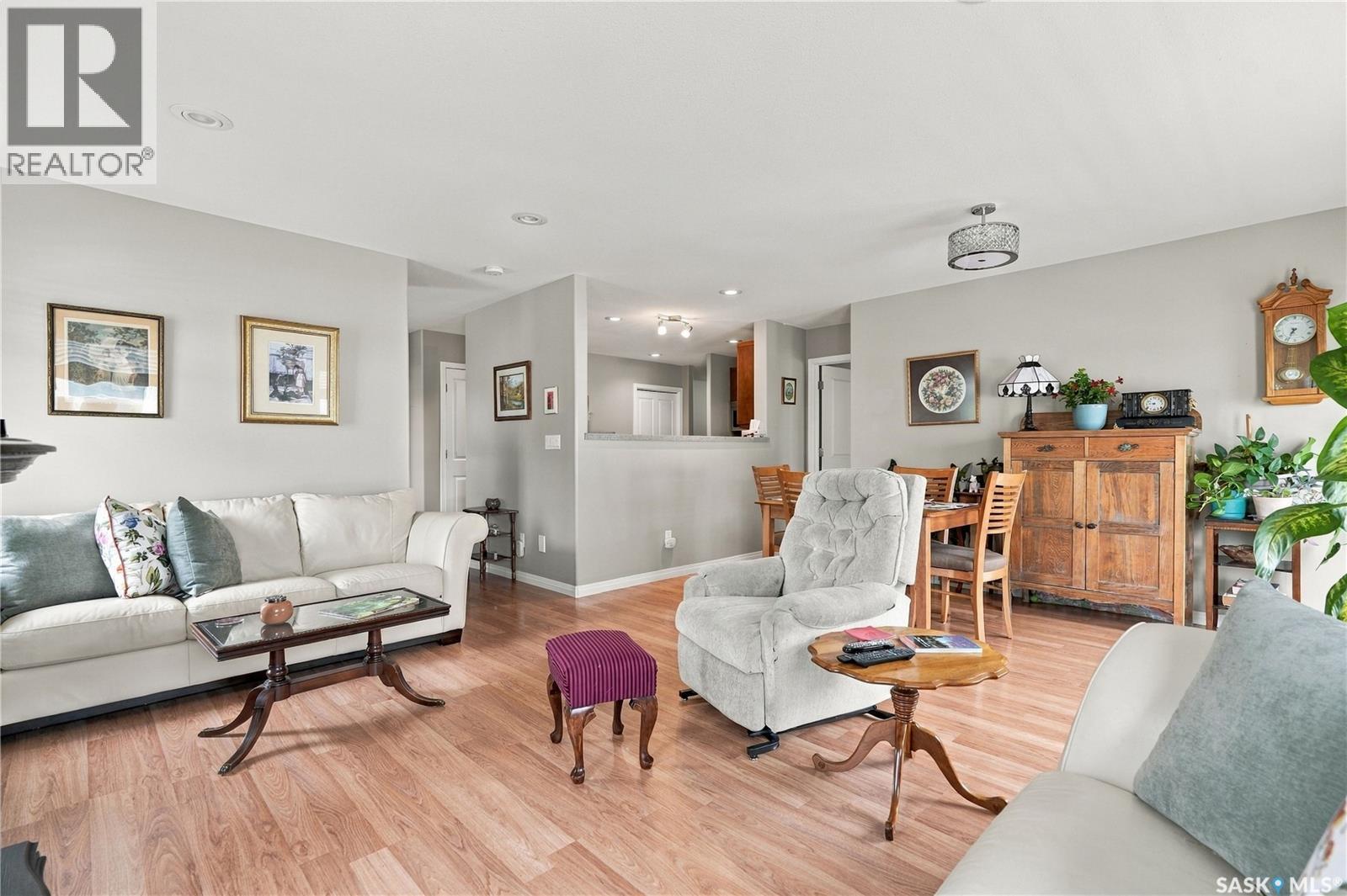 23 547 East Hampton Boulevard Property Photo 9