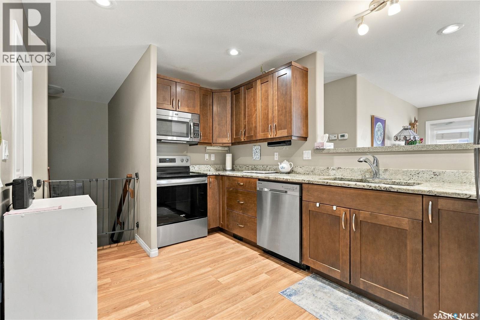23 547 East Hampton Boulevard Property Photo 11