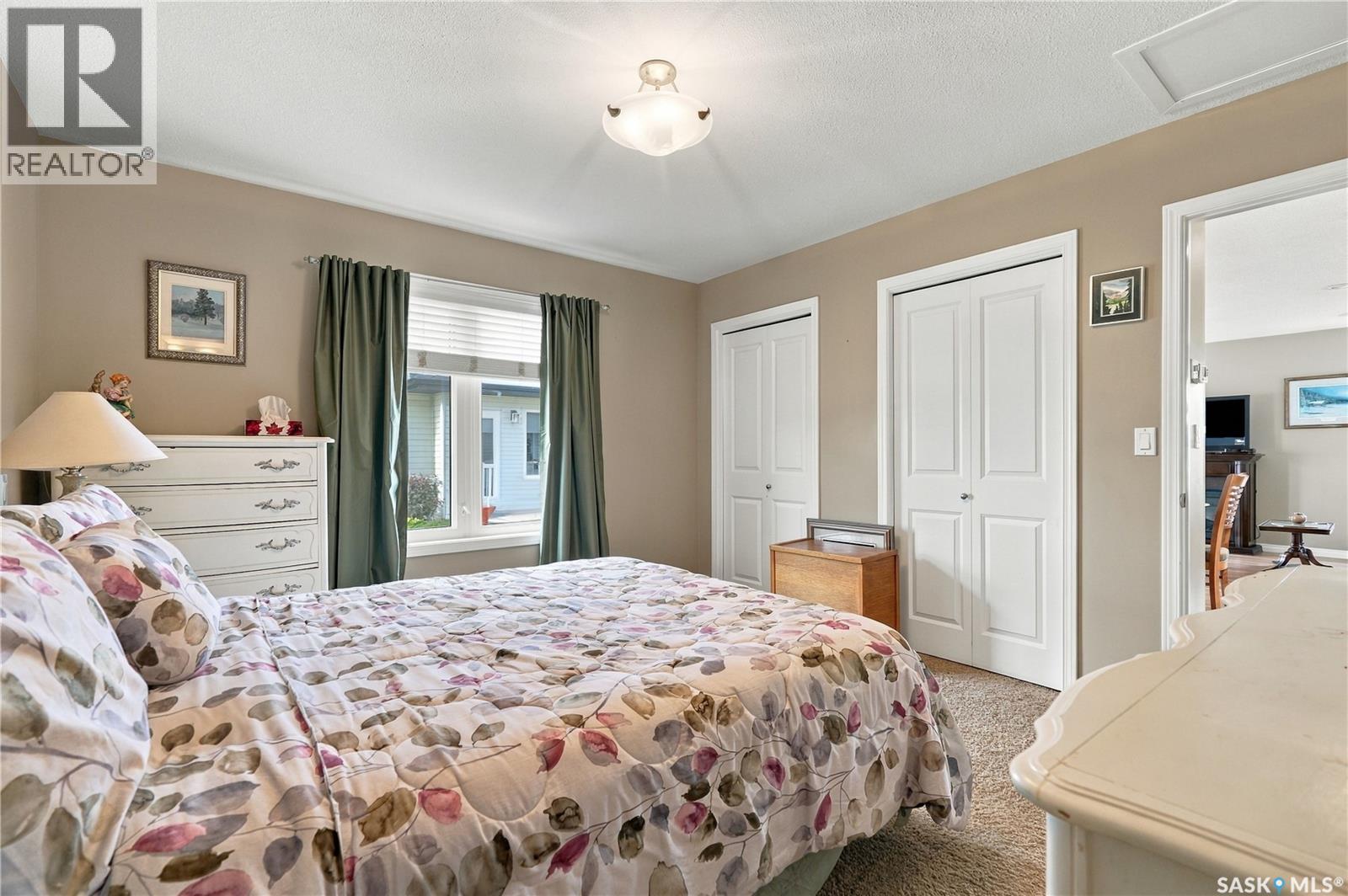 23 547 East Hampton Boulevard Property Photo 24