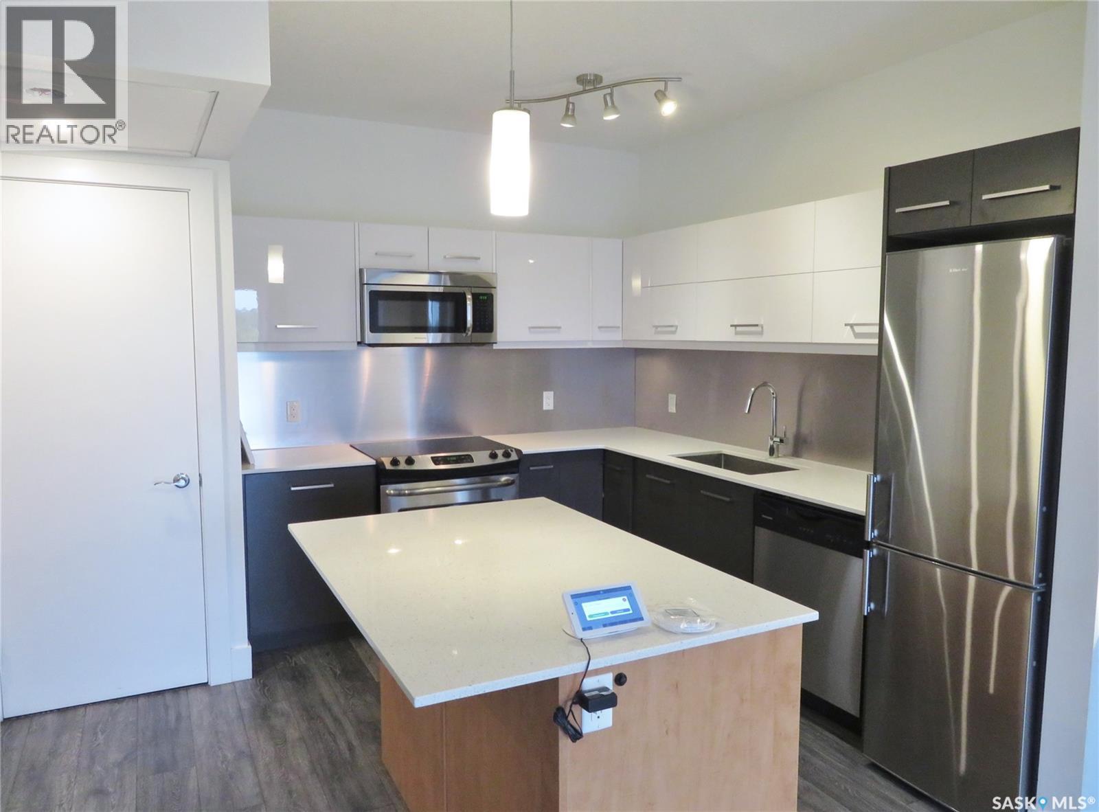 404 404 C Avenue S Property Photo 6
