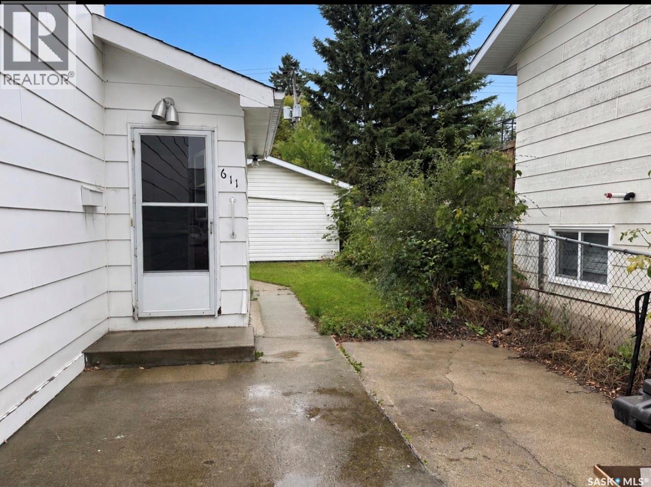 611 6th Street Property Photo 2