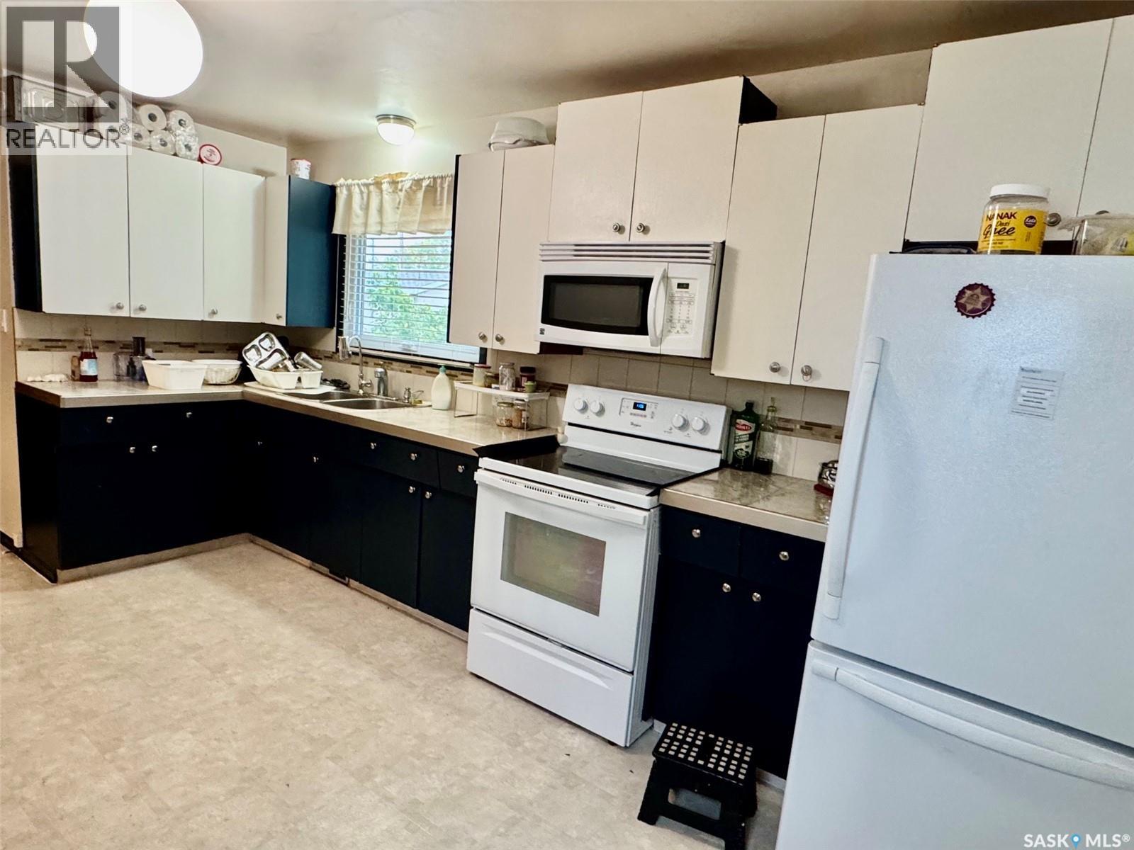 611 6th Street Property Photo 5
