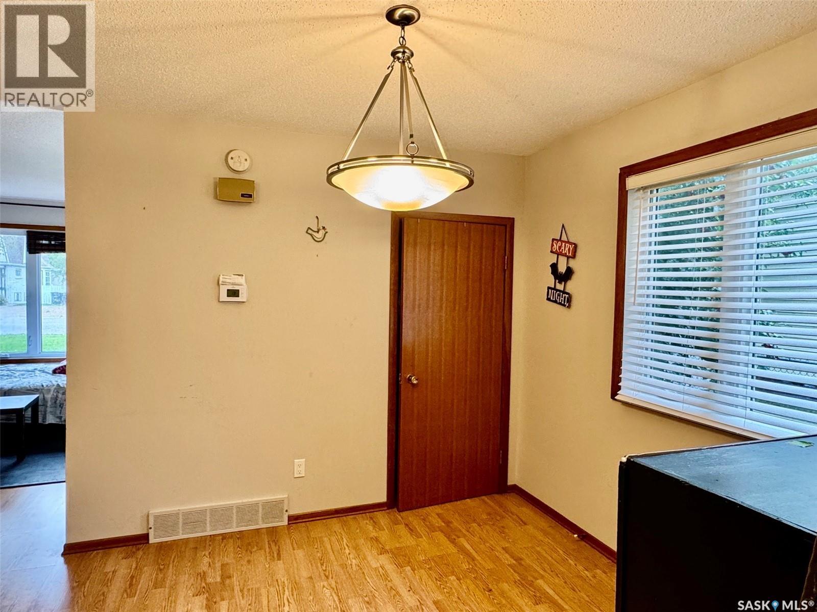 611 6th Street Property Photo 9