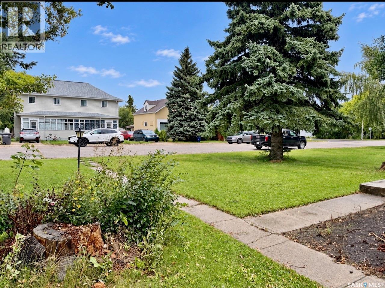 611 6th Street Property Photo 32