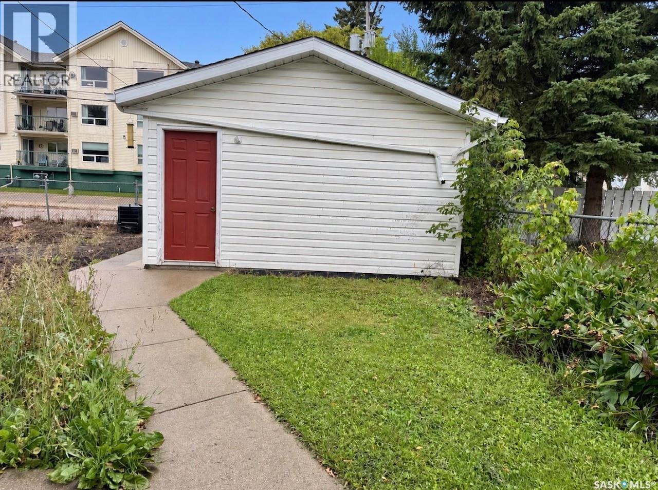 611 6th Street Property Photo 37