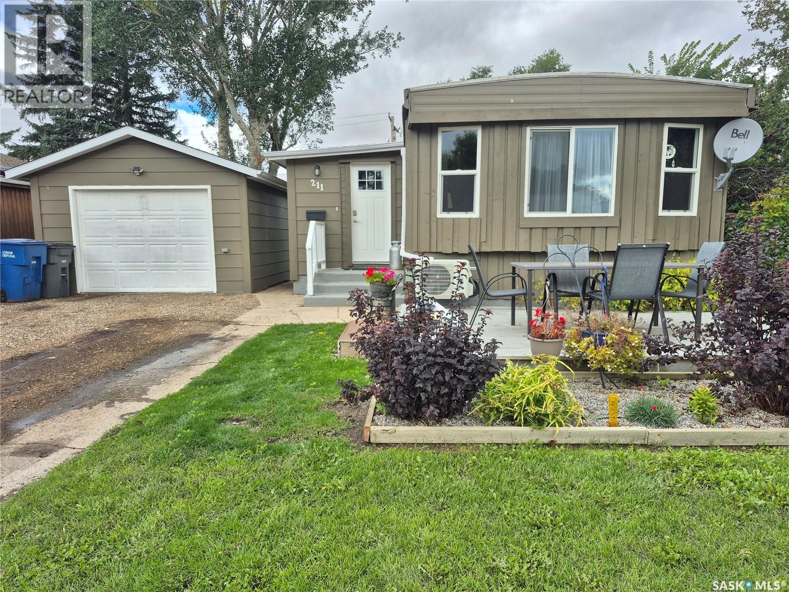 211 Prairie Street Property Photo 1