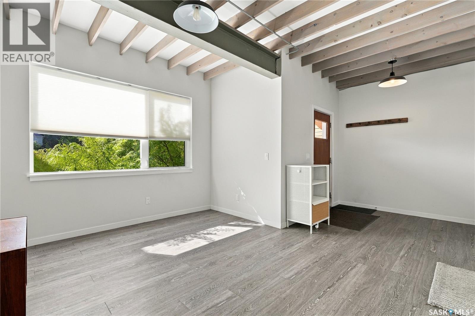 3 313 D Avenue S Property Photo 4