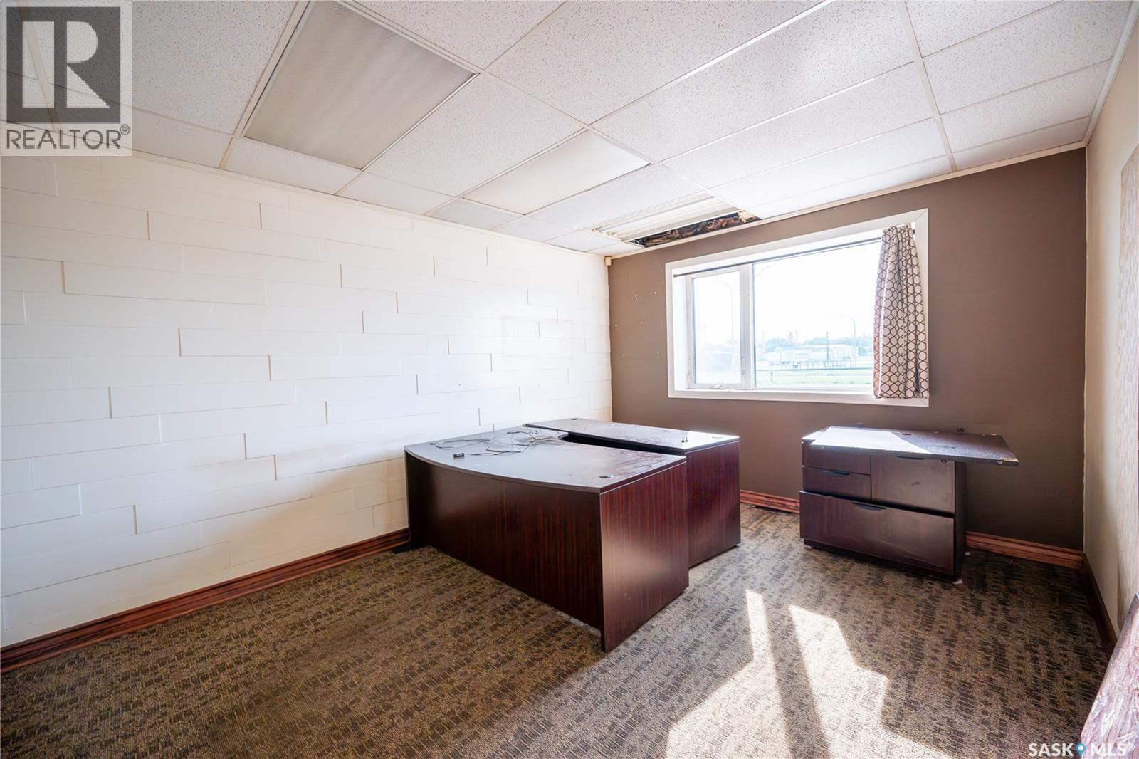 135 York Road E Property Photo 16