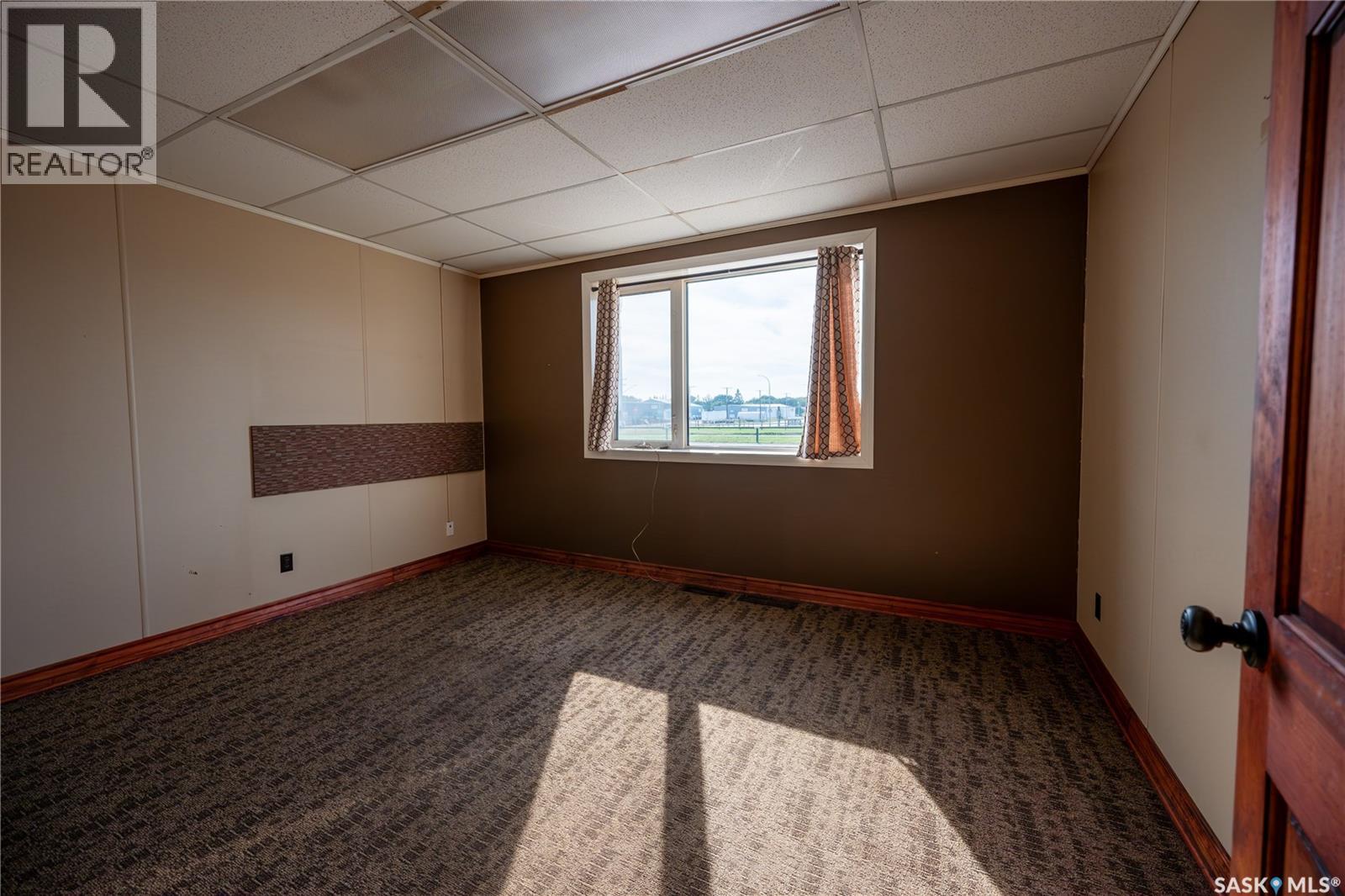 135 York Road E Property Photo 17