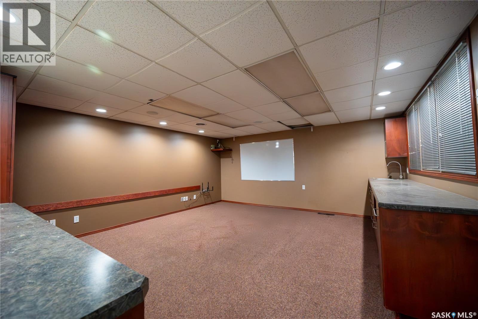 135 York Road E Property Photo 18