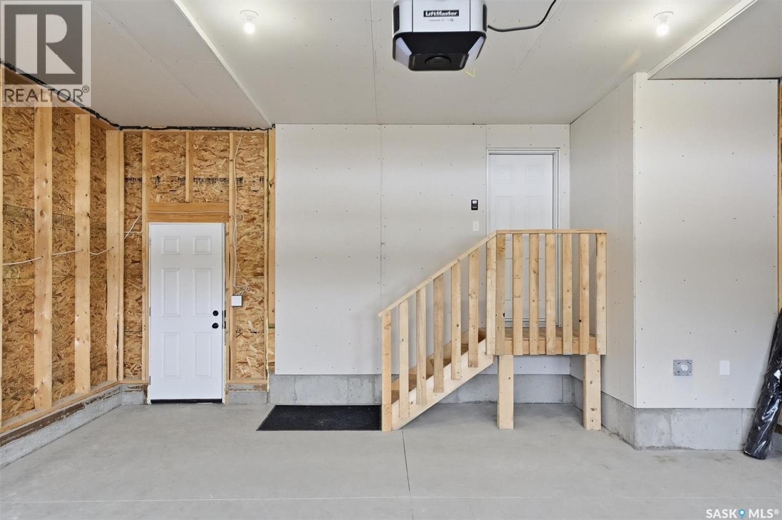 262 Asokanihkew Crescent Property Photo 35