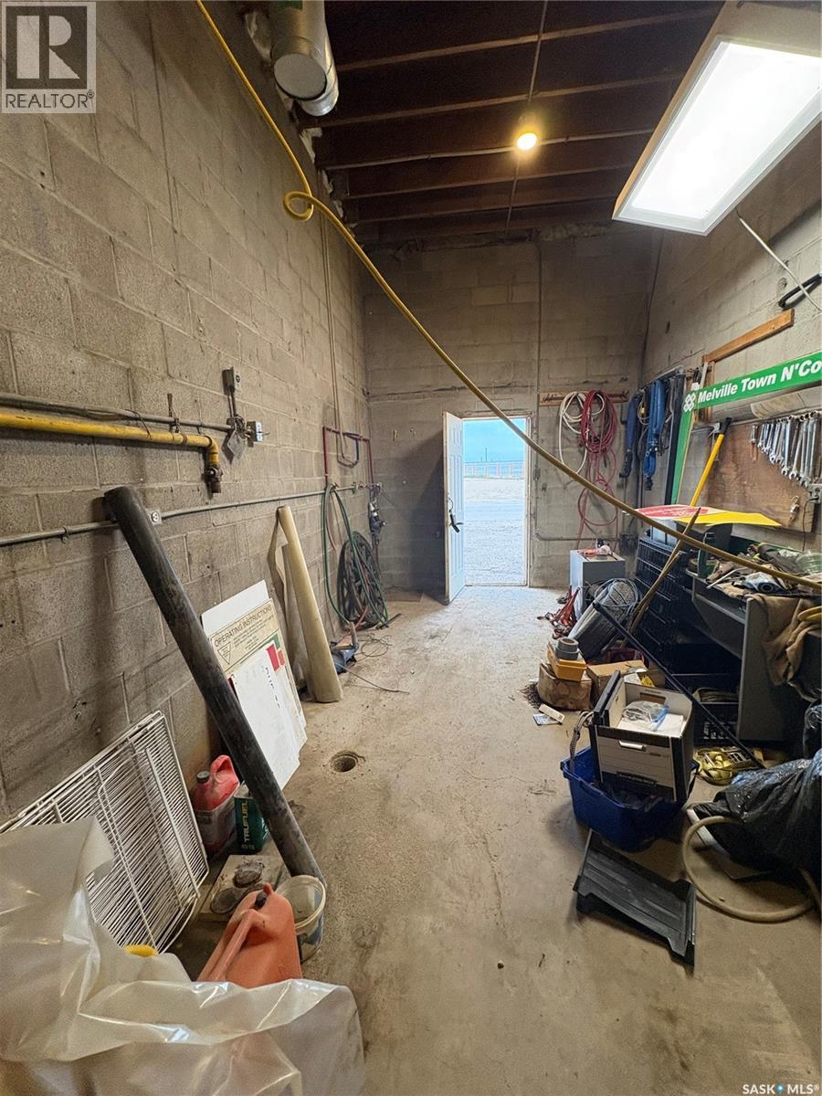 440 & 446 1st Avenue E Property Photo 5