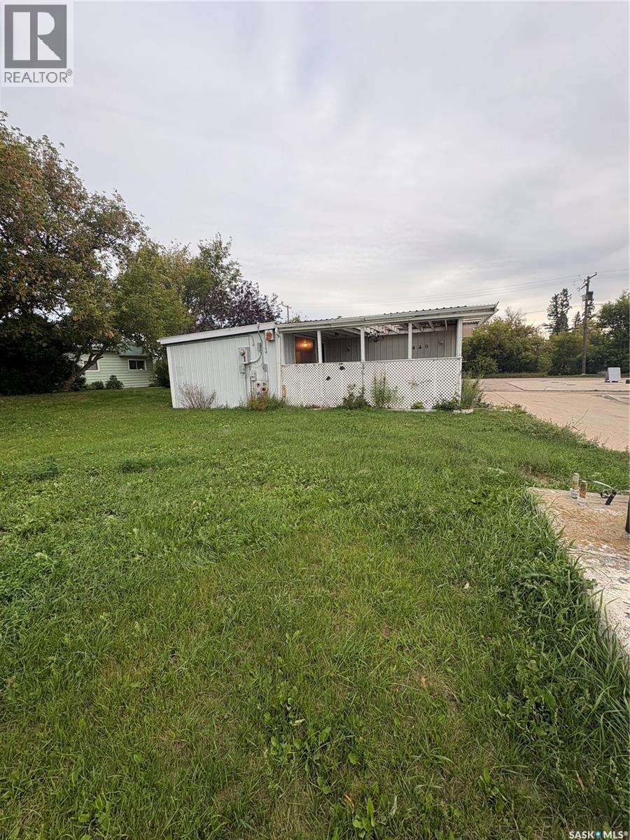 440 & 446 1st Avenue E Property Photo 11