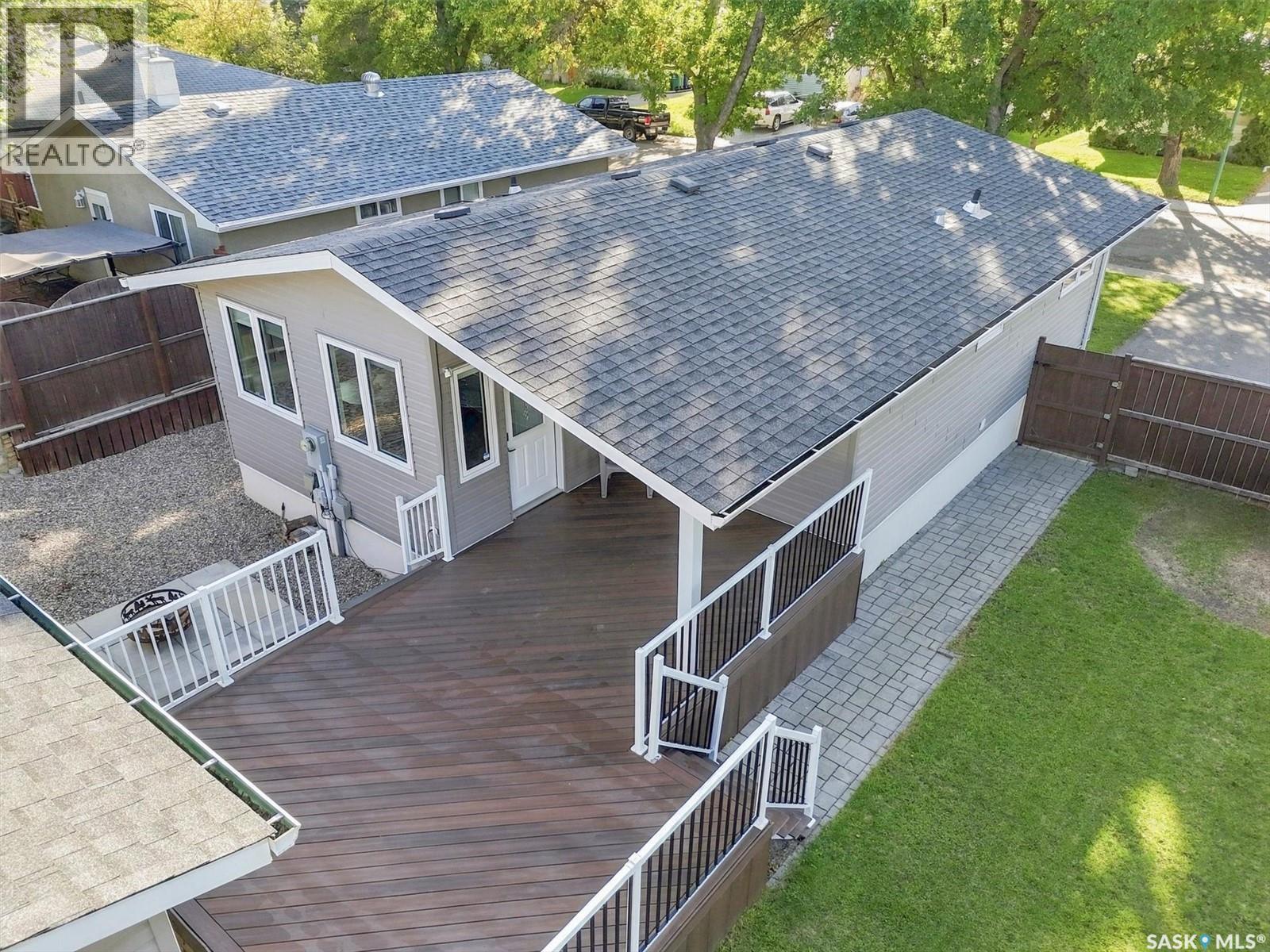 134 Ross CRESCENT