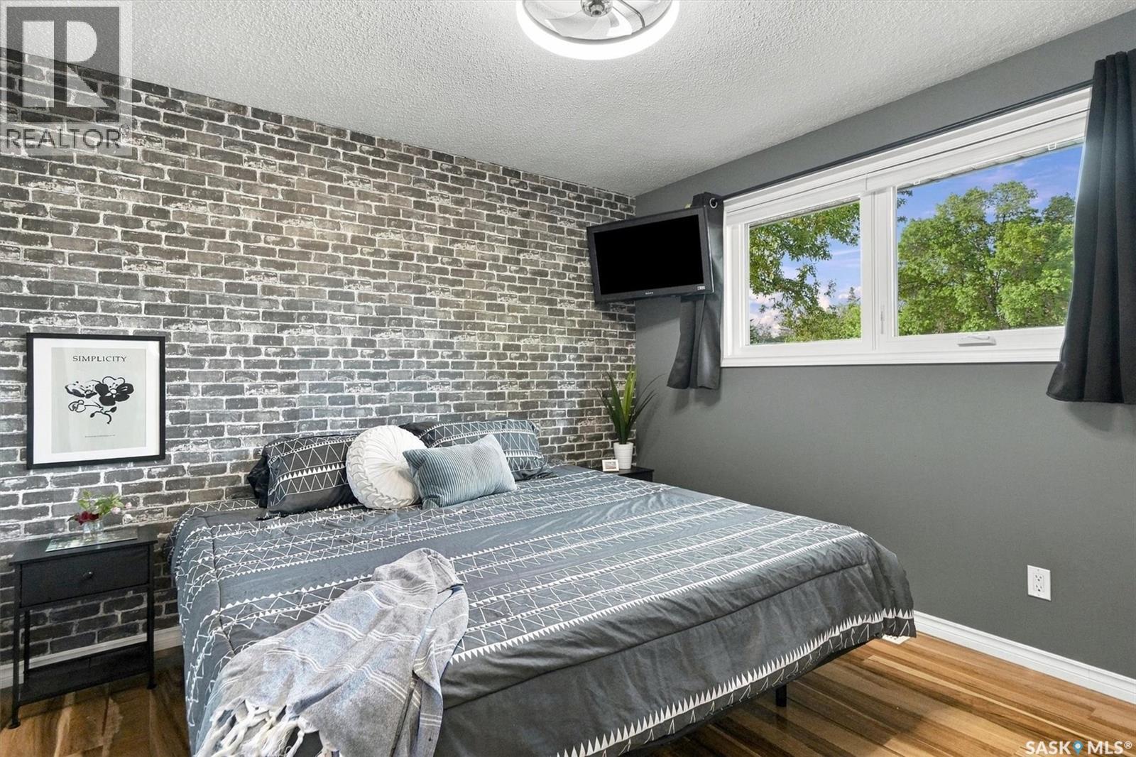 134 Ross Crescent Property Photo 14