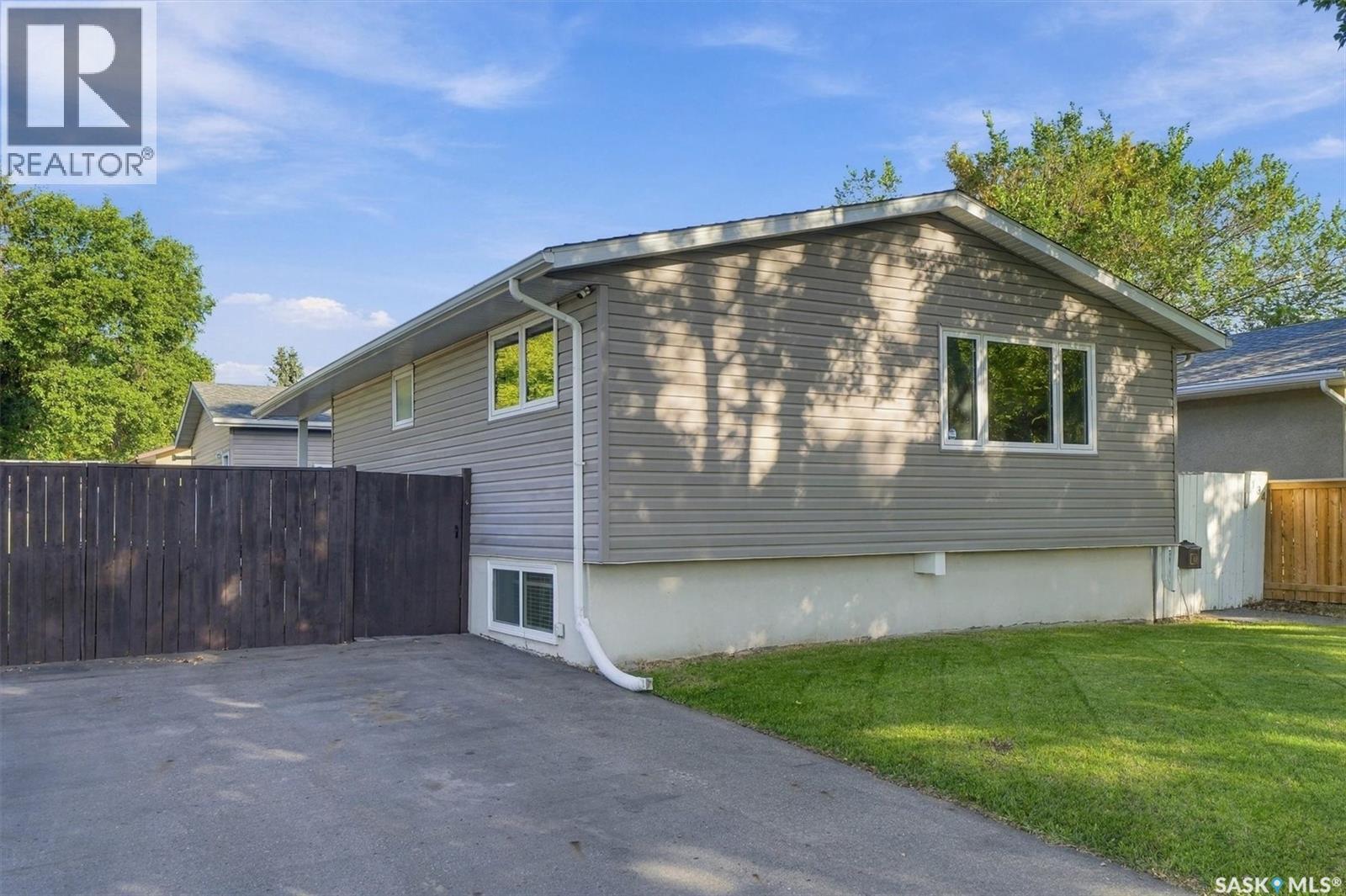 134 Ross Crescent Property Photo 44