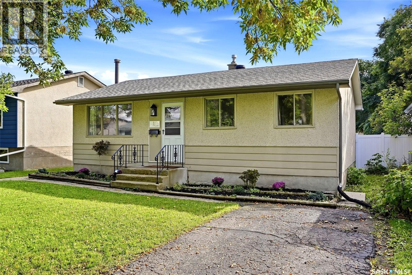 187 Read AVENUE Property Photo 1