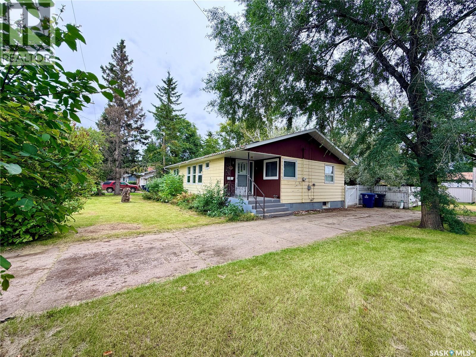 6011 5th Street W Property Photo 1