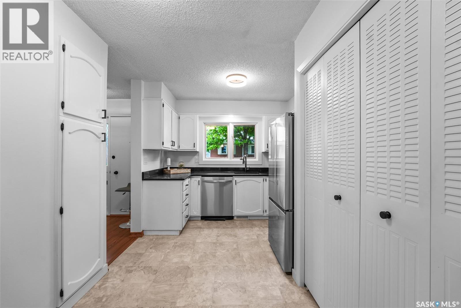 156 Plainsview Drive Property Photo 8