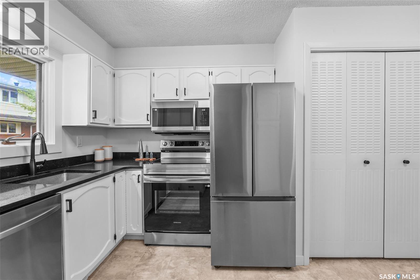 156 Plainsview Drive Property Photo 9