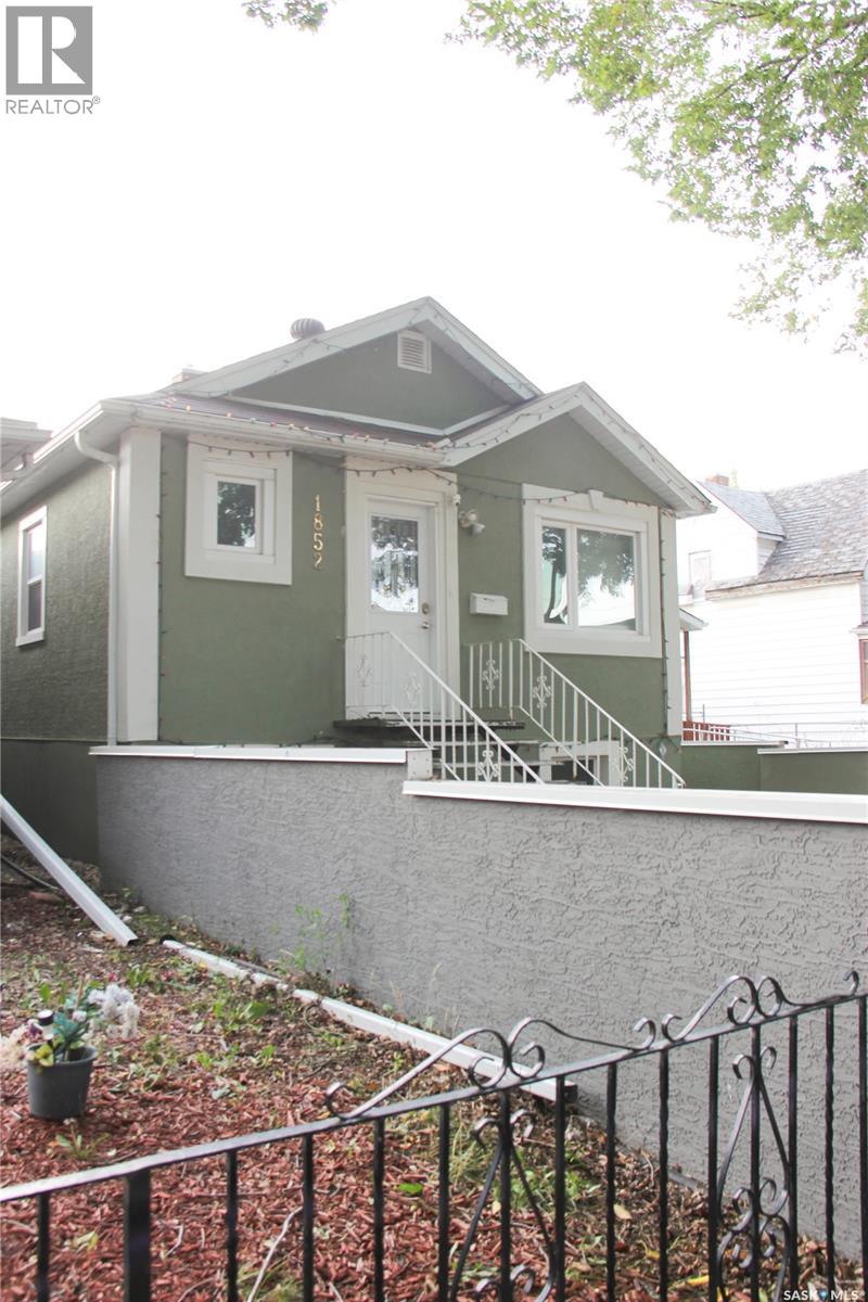 1852 Quebec Street Property Photo 3