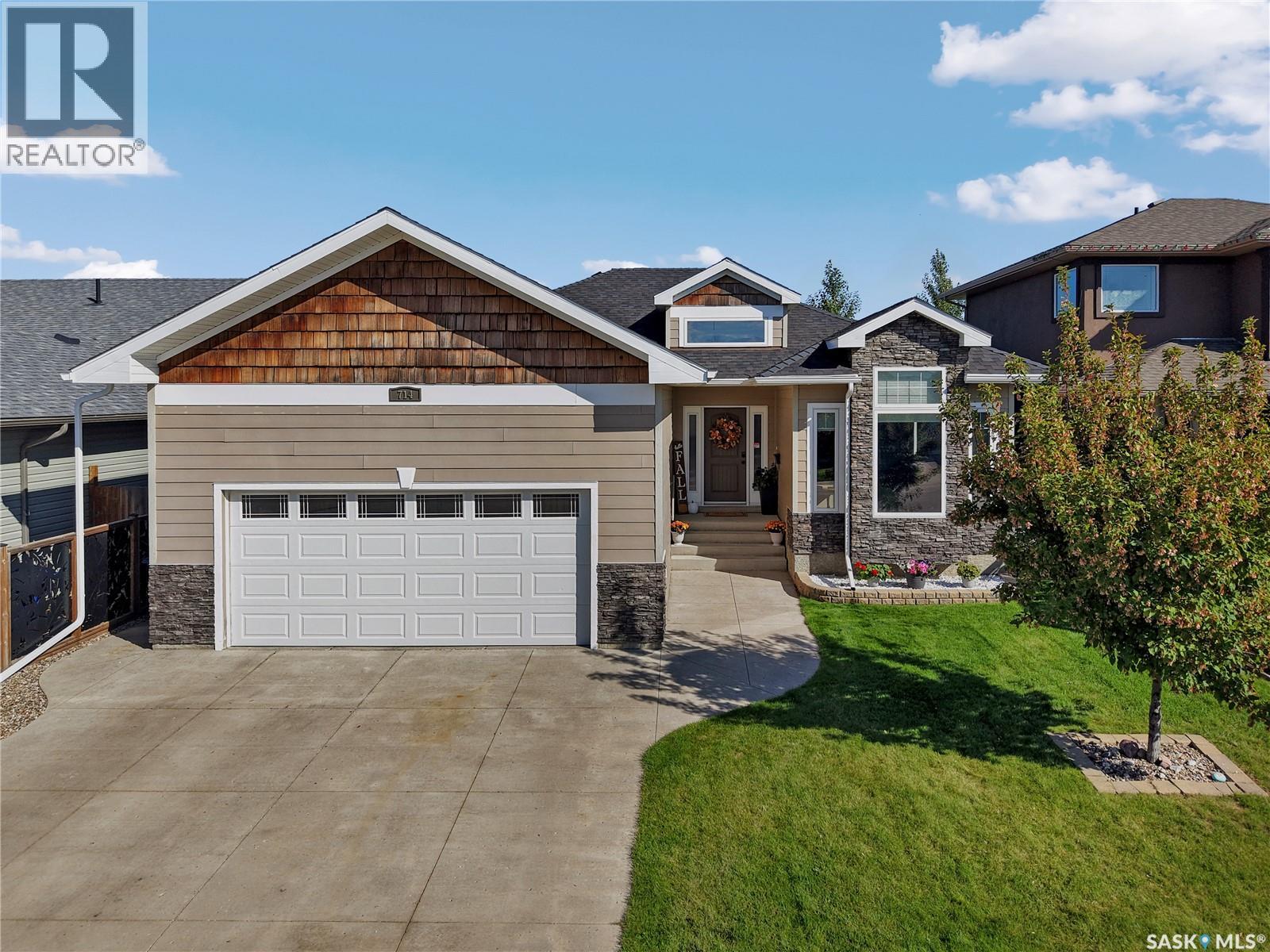 714 Redwood Crescent Property Photo 1