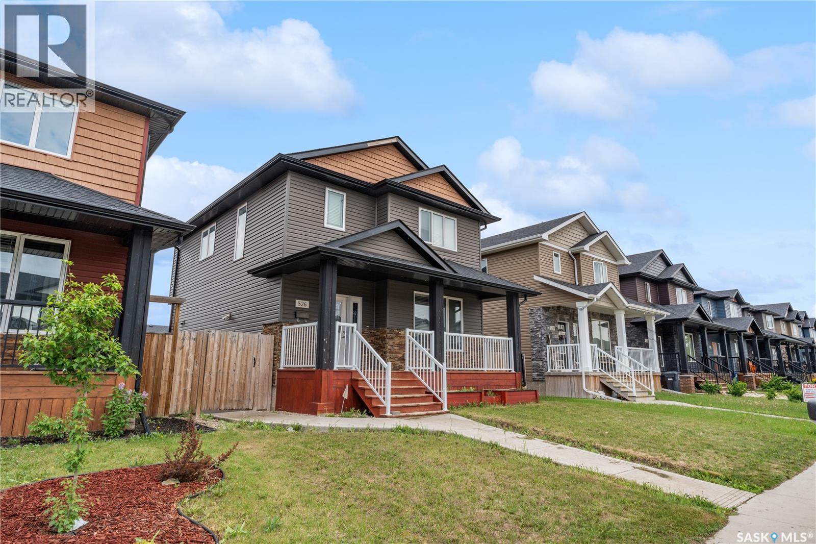 526 Maple Crescent Property Photo 1