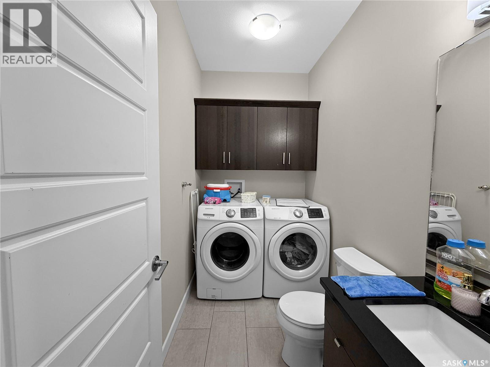 526 Maple Crescent Property Photo 12