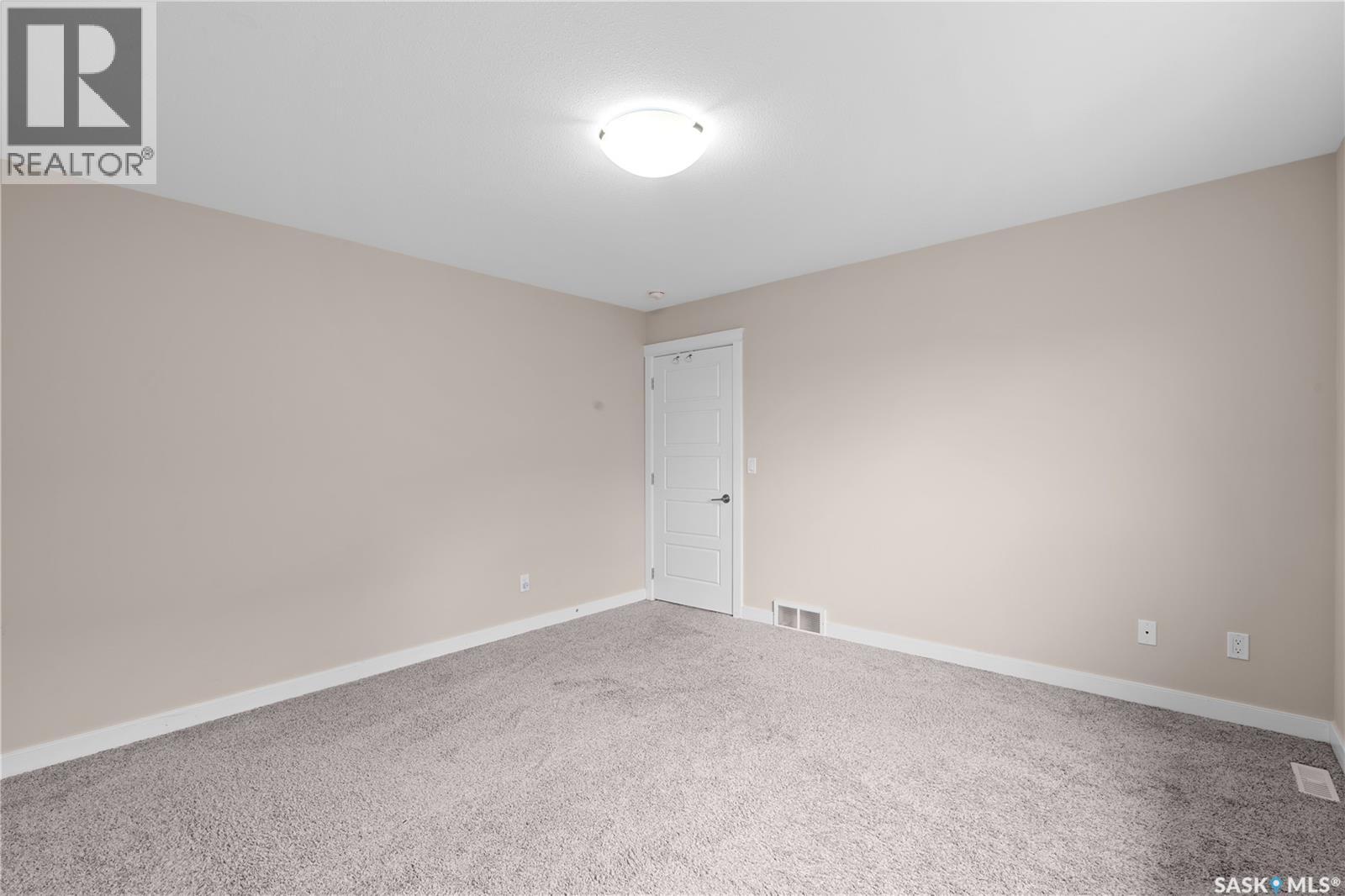 526 Maple Crescent Property Photo 23