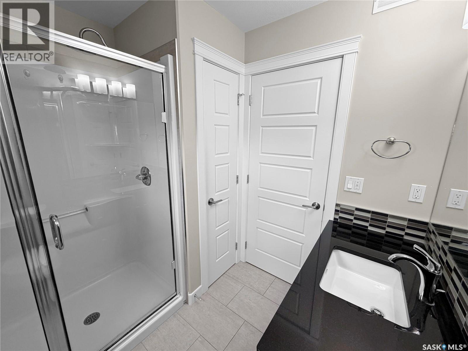 526 Maple Crescent Property Photo 24