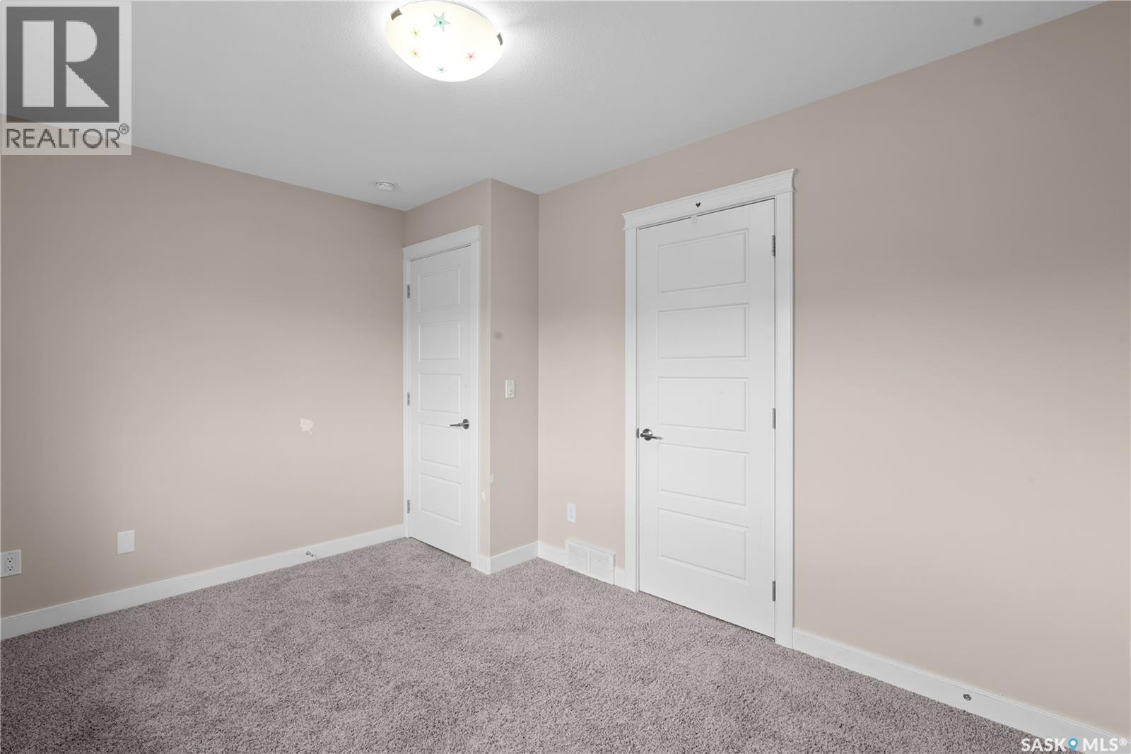526 Maple Crescent Property Photo 28