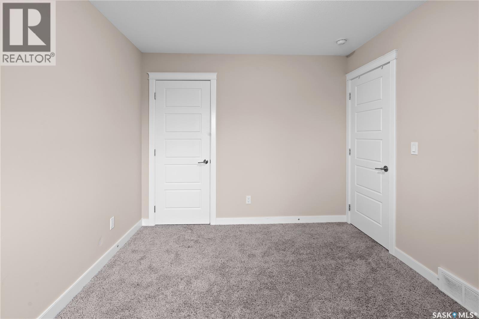 526 Maple Crescent Property Photo 31
