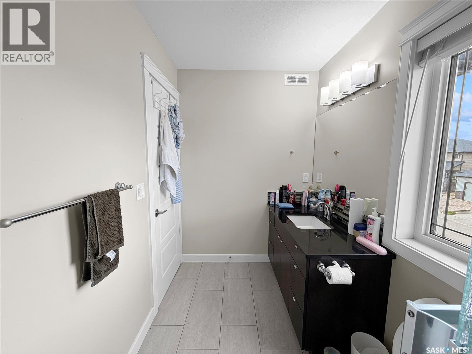 526 Maple Crescent Property Photo 33