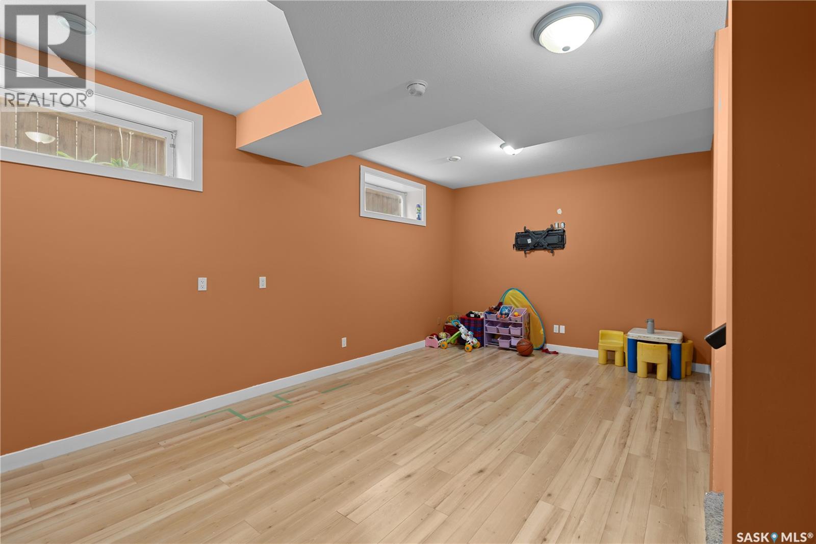 526 Maple Crescent Property Photo 37