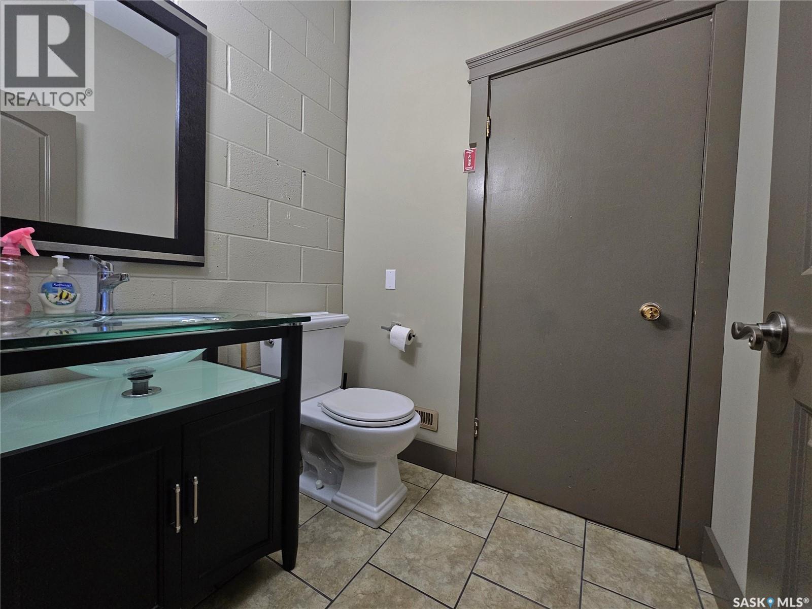1371b 100th Street Property Photo 8
